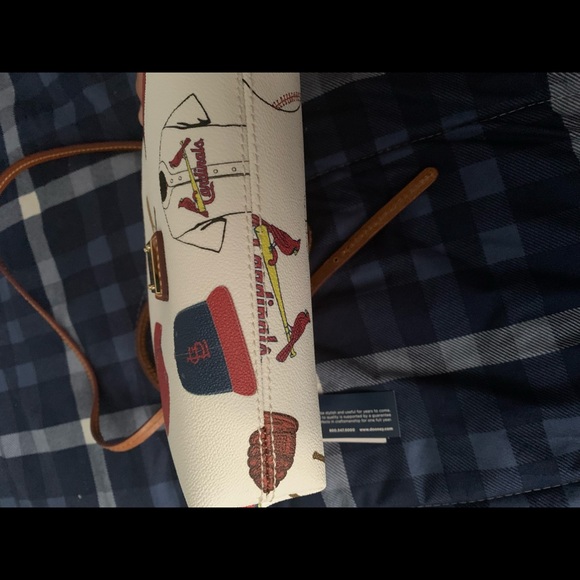 Dooney & bourke limited edition St. Louis Cardinals crossbody - Picture 9 of 9